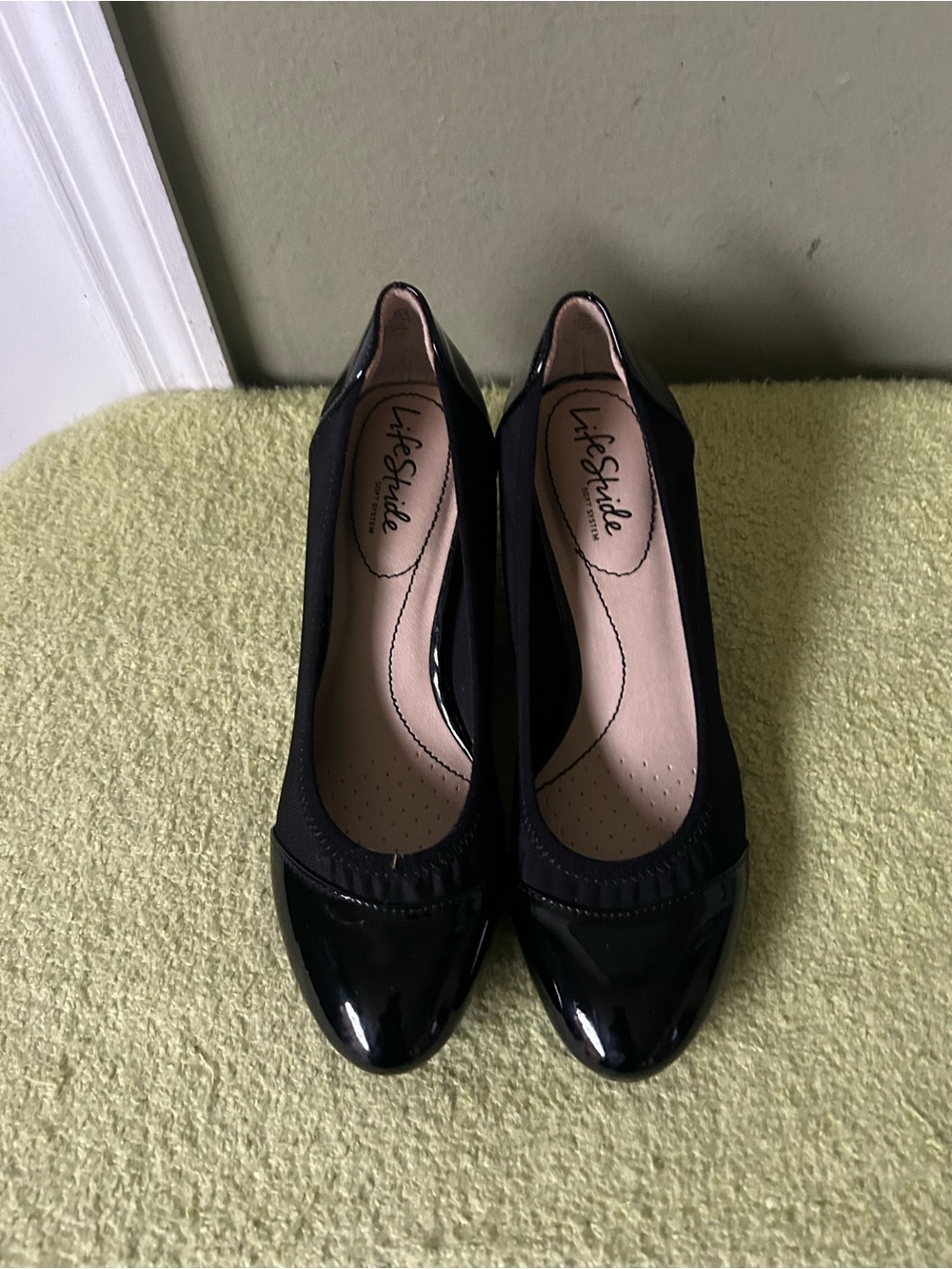 New Life Stride Black Patent Stretch Wedge Pumps Sz 7M